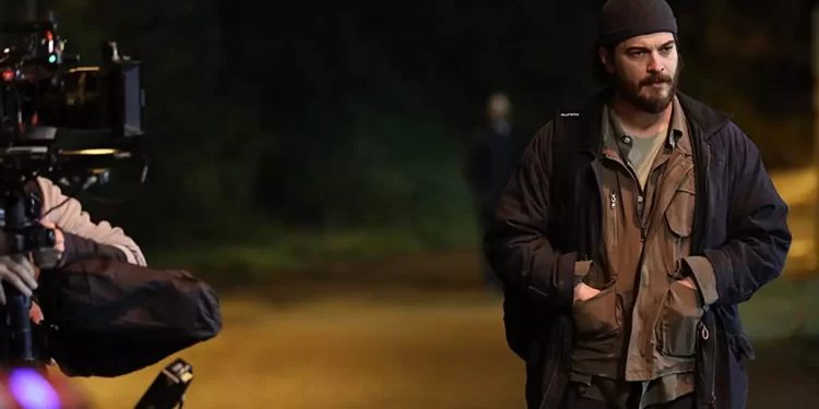 Netflix, Çağatay Ulusoy'un Başrolünde Yer Aldığı 'Kübra' Dizisinin Yayın Tarihini Duyurdu! 1 Netflix, Çağatay Ulusoy’un Başrolünde Yer Aldığı ‘Kübra’ Dizisinin Yayın Tarihini Duyurdu!