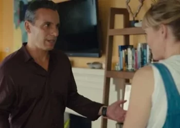 Eyvah Babam (About My Father) filmi oyuncu kadrosunda kimler var? (Eyvah Babam oyuncuları ve kadrosu)Eyvah Babam (About My Father) beyaz perde ardından televizyon izleyicileriyle buluşmaya hazırlanıyor. Laura Terruso’nun yönettiği, senaryosunu Sebastian Maniscalco ve Austen Earl’ün kaleme aldığı film, 26 Mayıs 2023’te gösterime girmişti. Peki, Eyvah Babam filmi oyuncuları kimler, konusu ne?