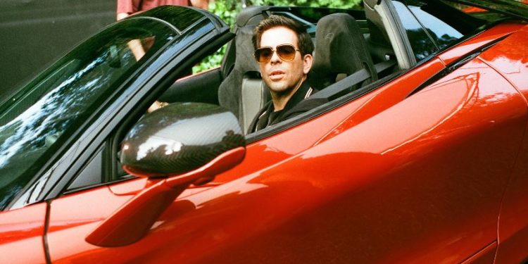 HOLLYWOOD’UN IŞILTILI DÜNYASINI YANSITAN THE İDOL DİZİSİ BULU TV’DE YAYINDA! 1 HOLLYWOOD’UN IŞILTILI DÜNYASINI YANSITAN THE İDOL DİZİSİ BULU TV’DE YAYINDA!