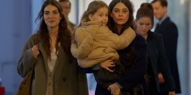 NE GEMİLER YAKTIM DİZİSİNİN 5. YENİ BÖLÜMÜNDE GERİLİMİ YÜKSELTEN KATİL DETAYI! 1 NE GEMİLER YAKTIM DİZİSİNİN 5. YENİ BÖLÜMÜNDE GERİLİMİ YÜKSELTEN KATİL DETAYI!