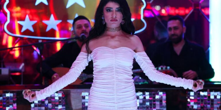 İNCİ TANELERİ DİZİSİ HEM HİKAYESİ HEM DE ÇİFT HANEYE ÇIKAN REYTİNGLERİ İLE GÖZ KAMAŞTIRIYOR!