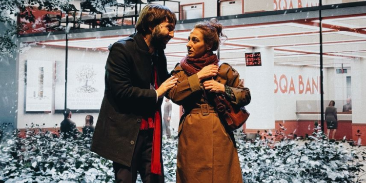 EMİN ALPER’İN UYARLADIĞI VE YÖNETTİĞİ ÖTEKİ İSİMLİ TİYATRO OYUNU BÜYÜK İLGİ GÖRÜYOR!