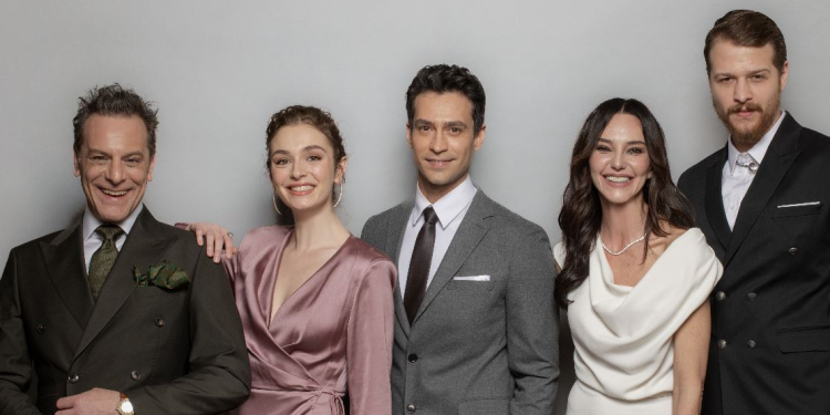 EKİN KOÇ HAYRANLARI İÇİN TAŞ KAĞIT MAKAS DİZİSİNİN ANLAMI ÇOK FARKLI OLACAK! 1 EKİN KOÇ HAYRANLARI İÇİN TAŞ KAĞIT MAKAS DİZİSİNİN ANLAMI ÇOK FARKLI OLACAK!