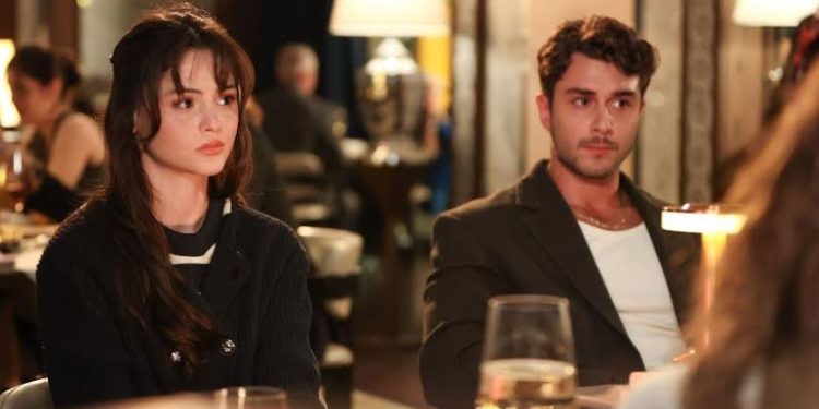 YANDAKİ ODA DİZİSİNİN SENARYOSU İZLEYİCİLERE KENDİ HAYATLARINDAKİ SEÇİMLERİ SORGULATACAK!