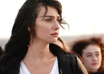 BİRCE AKALAY KADIN HAYRANLARININ DESTEĞİ İLE ‘YILIN SEMBOL KADINI’ SEÇİLDİ!