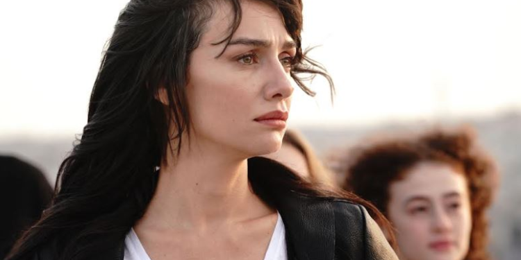 BİRCE AKALAY KADIN HAYRANLARININ DESTEĞİ İLE ‘YILIN SEMBOL KADINI’ SEÇİLDİ! 1 BİRCE AKALAY KADIN HAYRANLARININ DESTEĞİ İLE ‘YILIN SEMBOL KADINI’ SEÇİLDİ!