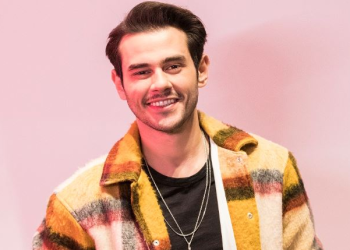 CEM BELEVİ SİNEMA FİLMİNDE HEM BAŞROL OLDU HEM DE BİR CAMİ İMAMINI CANLANDIRDI!