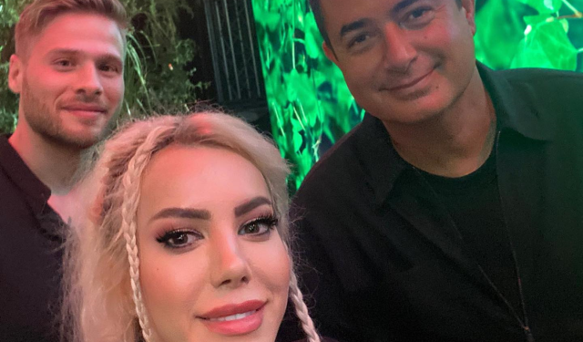 Survivor'da mücadele eden Yunus Emre'nin eşi müjdeyi verdi: HamileyimGeniş Video İzleSurvivor'da sık sık yarışmacılarla tartıştığı ve kurallara uygunsuz şekilde davrandığı için ceza alan Yunus Emre Özden'in eşi yaptığı açıklamada hamile olduğunun müjdesini verdi. 1 Survivor’da mücadele eden Yunus Emre’nin eşi müjdeyi verdi: HamileyimGeniş Video İzleSurvivor’da sık sık yarışmacılarla tartıştığı ve kurallara uygunsuz şekilde davrandığı için ceza alan Yunus Emre Özden’in eşi yaptığı açıklamada hamile olduğunun müjdesini verdi.