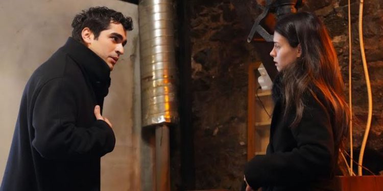 YALI ÇAPKINI DİZİSİNİN 60. YENİ BÖLÜMDE FERİT’İN HAYALLERİ YIKILIYOR! 1 YALI ÇAPKINI DİZİSİNİN 60. YENİ BÖLÜMDE FERİT’İN HAYALLERİ YIKILIYOR!