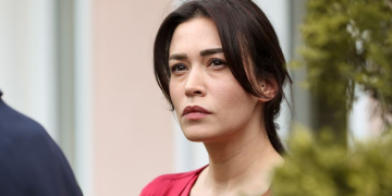 ECEM ÖZKAYA, BAHAR DİZİSİNİN KADIN İZLEYİCİLERE NEDEN ÇOK İYİ GELDİĞİNİN DETAYLARINI VERDİ!