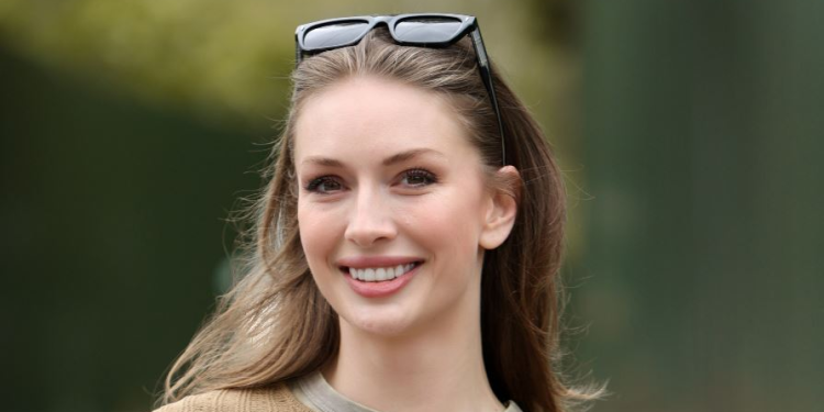 YASEMİN KAY ALLEN UZUN BİR ARADAN SONRA TELEVİZYON DİZİLERİNE DÖNÜŞ YAPTI 1 YASEMİN KAY ALLEN UZUN BİR ARADAN SONRA TELEVİZYON DİZİLERİNE DÖNÜŞ YAPTI