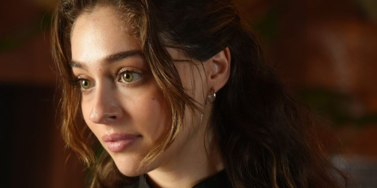 LEYLA DİZİSİNİN BAŞROLÜ CEMRE BAYSEL, YENİ KARAKTERİNİ ÇOK SEVDİ!