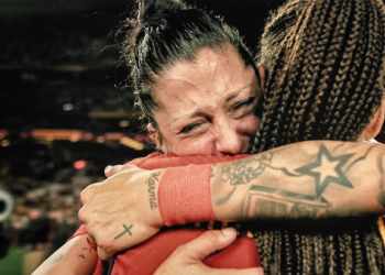 'Her Şey Bitti: İspanyol Futbolunu Değiştiren Öpücük' İspanyol Spor Belgeseli Kasım Ayında Netflix'te Yayınlanacak 9 ‘Her Şey Bitti: İspanyol Futbolunu Değiştiren Öpücük’ İspanyol Spor Belgeseli Kasım Ayında Netflix’te Yayınlanacak