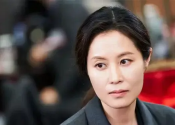 ‘Hayat Sana Mandalina Verdiğinde’ IU Netflix K-Drama Dizisi Mart 2025’te Yayınlanacak IU’nun Netflix’te yayınlanacak olan K-draması Mart 2025’te geliyor.