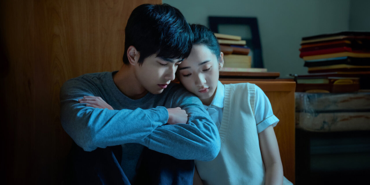 Netflix'in T-Drama Dizisi 'Güneşi Görmemiş Olsaydım'da Bir Seri Katil ve Bale Dansçısı Karanlık Bir Aşka Tutuluyor 1 Netflix’in T-Drama Dizisi ‘Güneşi Görmemiş Olsaydım’da Bir Seri Katil ve Bale Dansçısı Karanlık Bir Aşka Tutuluyor
