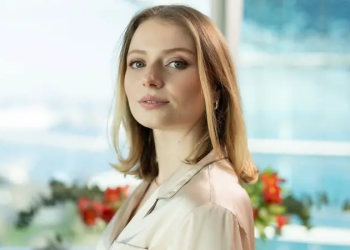 YASEMİN SZAWLOWSKİ KİMDİR? NERELİ – BOYU – YAŞI – AİLESİ – TV DİZİLERİ