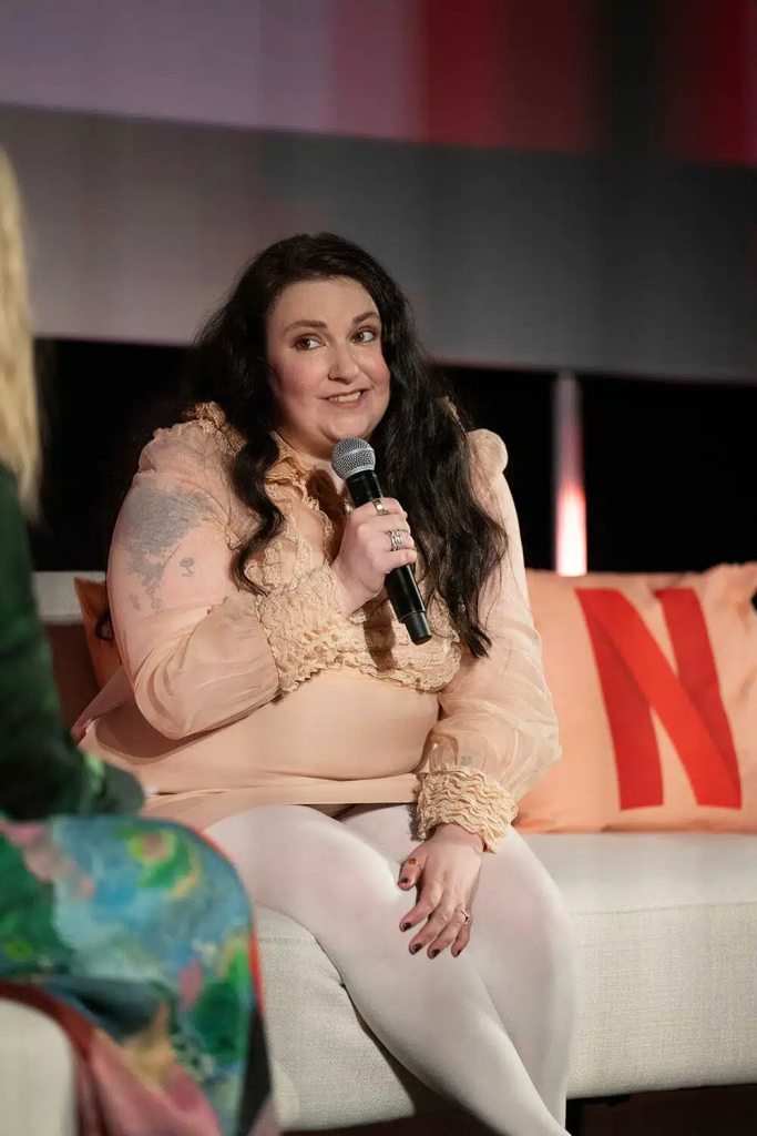 Lena Dunham'ın Yeni Komedi Dizisi 'Too Much' Temmuz 2025'te Netflix'te Yayınlanacak 3 Lena Dunham'ın Yeni Komedi Dizisi 'Too Much' Temmuz 2025'te Netflix'te Yayınlanacak