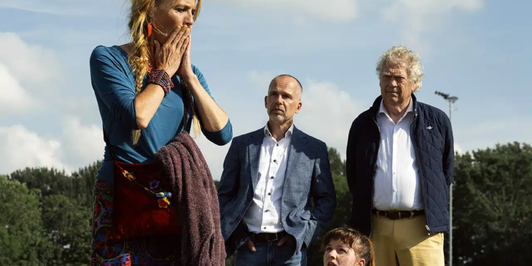 ‘Futbol Ebeveynleri’ İncelemesi: Netflix Hollanda Komedi Dizisi İzlenmeye Değer mi?