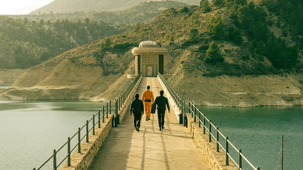 Money Heist Yaratıcısının Bir Sonraki Netflix Dizisi 'Billionaires' Bunker': Yayın Tarihi ve Bilmeniz Gereken Her Şey 8 Money Heist Yaratıcısının Bir Sonraki Netflix Dizisi 'Billionaires' Bunker': Yayın Tarihi ve Bilmeniz Gereken Her Şey