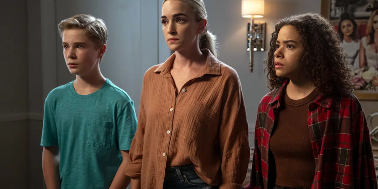 Ginny & Georgia Showrunner Teases Season 4 and Says She Know Who The Father Is 1 Ginny & Georgia Showrunner Teases Season 4 and Says She Know Who The Father Is