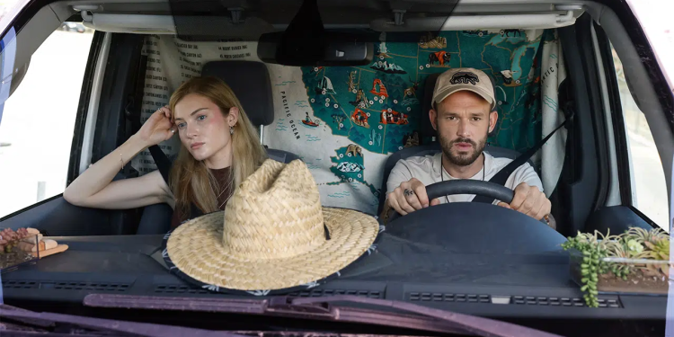 Netflix, Tartışmalı Lifetime Filmi 'The Gabby Petito Story'yi Ekledi Ancak Hemen Kaldırıldı 1 Netflix, Tartışmalı Lifetime Filmi ‘The Gabby Petito Story’yi Ekledi Ancak Hemen Kaldırıldı