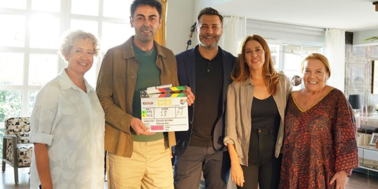 Kızılcık Şerbeti dizisi 4. sezon çekimlerine başlandı! 1 Kızılcık Şerbeti dizisi 4. sezon çekimlerine başlandı!