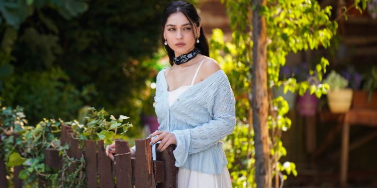 Güller ve Günahlar dizisi için ekip sete çıktı! 1 Güller ve Günahlar dizisi için ekip sete çıktı!