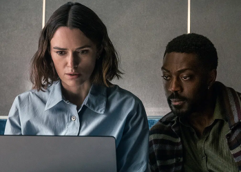 '10 Numaralı Kulübedeki Kadın' İncelemesi: Keira Knightley Parlak Ama İçi Boş Bir Netflix Gerilim Filminin Temellerini Atıyor 13 ’10 Numaralı Kulübedeki Kadın’ İncelemesi: Keira Knightley Parlak Ama İçi Boş Bir Netflix Gerilim Filminin Temellerini Atıyor