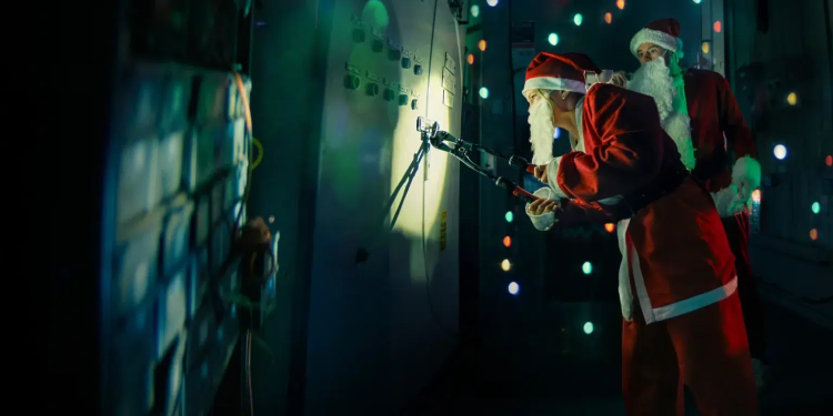 'Jingle Bell Heist' İncelemesi: Netflix'in Noel Soygunu 2025'teki Sıcak Seriyi Yaşatıyor 1 ‘Jingle Bell Heist’ İncelemesi: Netflix’in Noel Soygunu 2025’teki Sıcak Seriyi Yaşatıyor