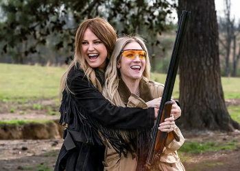 'The Hunting Wives' 2. Sezon: Çekimler Başladı ve Şu Ana Kadar Bildiğimiz Her Şey 29 ‘The Hunting Wives’ 2. Sezon: Çekimler Başladı ve Şu Ana Kadar Bildiğimiz Her Şey