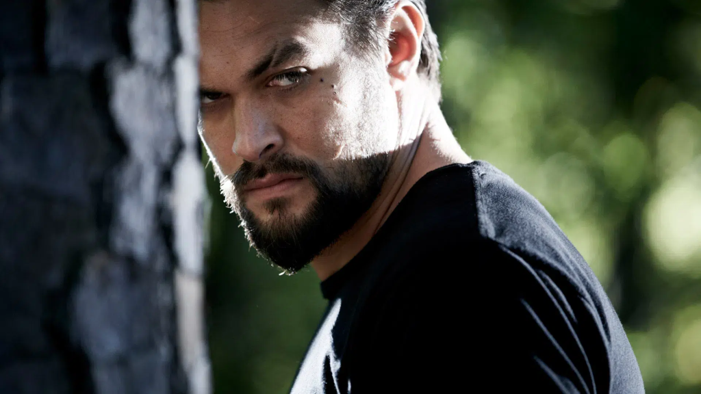Jason Momoa'nın başrolünde olduğu 'The Red Road' dizisi altı yıllık bir aradan sonra Netflix'e geri dönüyor. 2 Jason Momoa'nın başrolünde olduğu 'The Red Road' dizisi altı yıllık bir aradan sonra Netflix'e geri dönüyor.