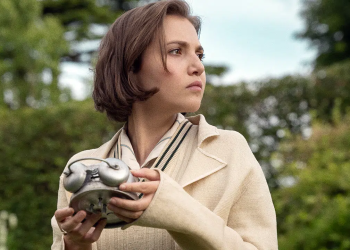 Agatha Christie'nin Seven Dials'ı, çözmeye değer kısa ve şık bir Netflix gizem dizisi. 6 Agatha Christie’nin Seven Dials’ı, çözmeye değer kısa ve şık bir Netflix gizem dizisi.